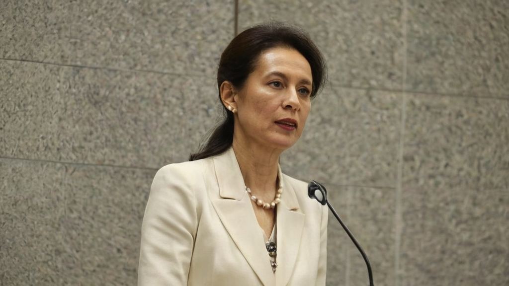 娱乐圈深度解析揭露明星幕后故事引发热议