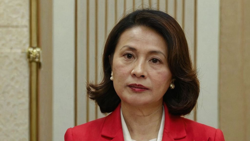 火锅小仙女疑似与小燕子飞飞酱关系曝光引发热议 公众关注流量布局策略