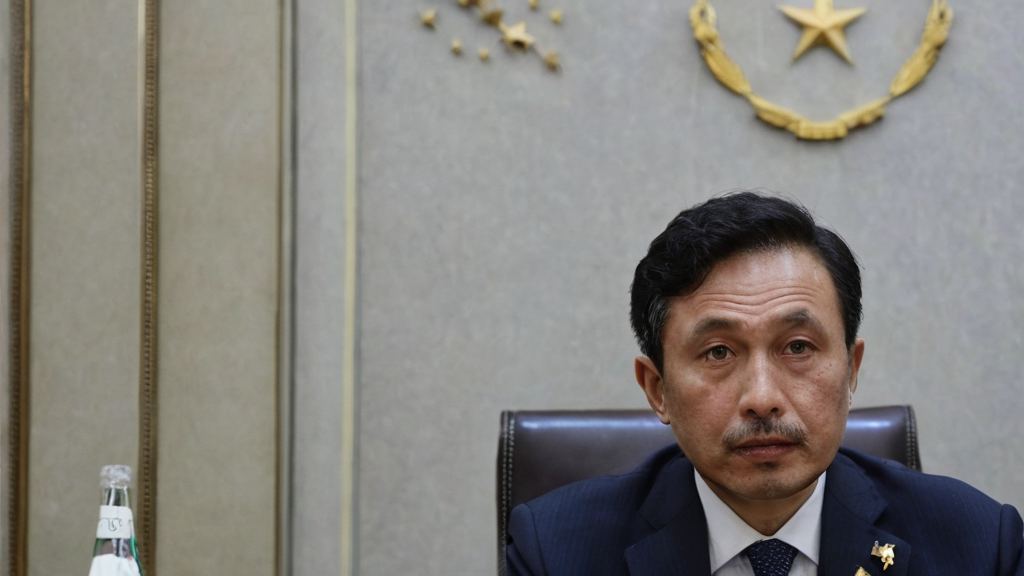 娱乐圈白月光剧幕后风云大揭秘，某明星的口水战引发吃瓜吐血事件
