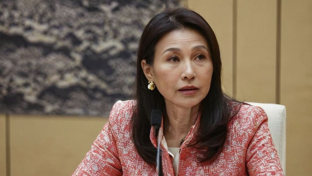 娱乐圈吃瓜日常中的跨界王程潇再现惊喜 杨洋中秋祝福成为热议焦点
