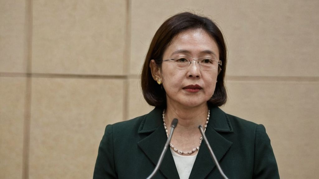 模仿熊本熊的网红熊引发争议 赵丽颖变嬉皮女郎展现多面魅力