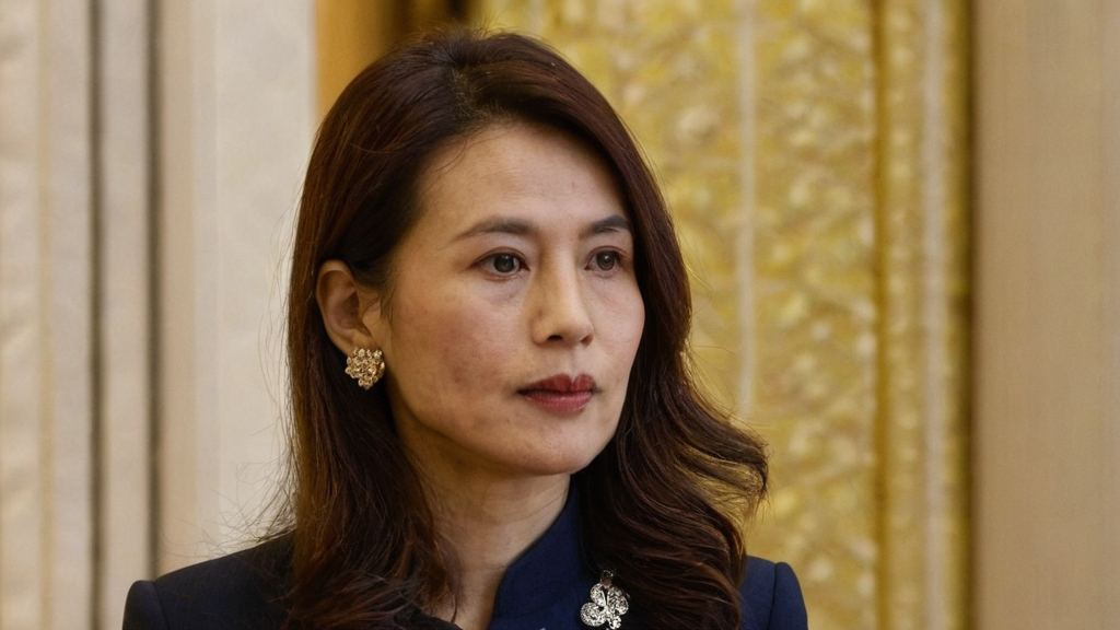 只见女明星在敬酒环节展现高情商，开启娱乐圈新“电商”话题